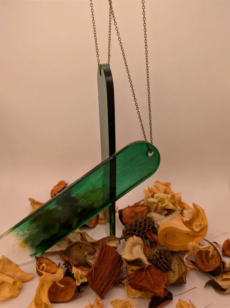 Ombre sylvestre - Marque page en résine époxy vert et or